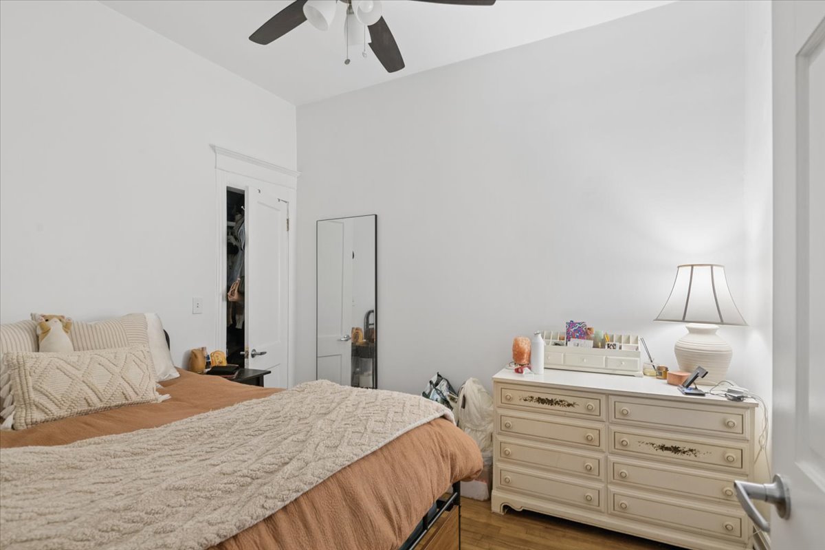 852 N Hoyne Avenue Property Photo 10