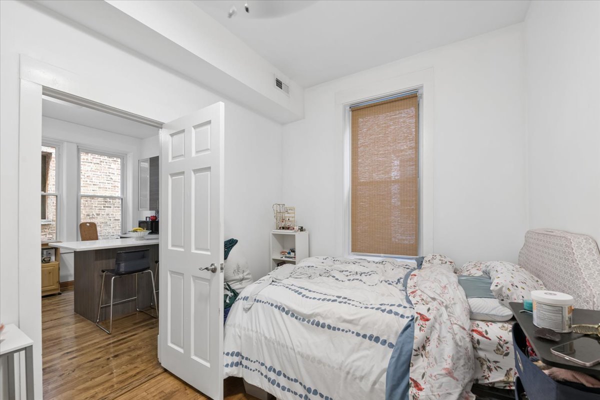 852 N Hoyne Avenue Property Photo 20