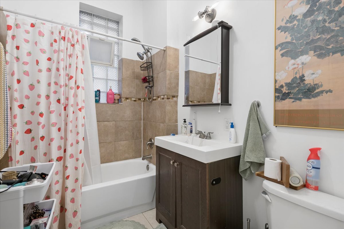 852 N Hoyne Avenue Property Photo 21