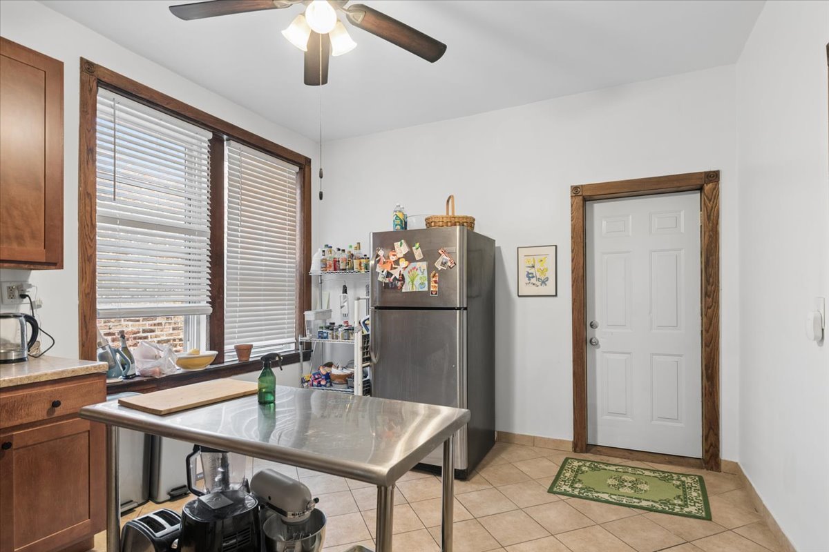 852 N Hoyne Avenue Property Photo 23
