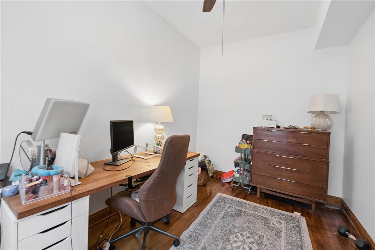 852 N Hoyne Avenue Property Photo 28