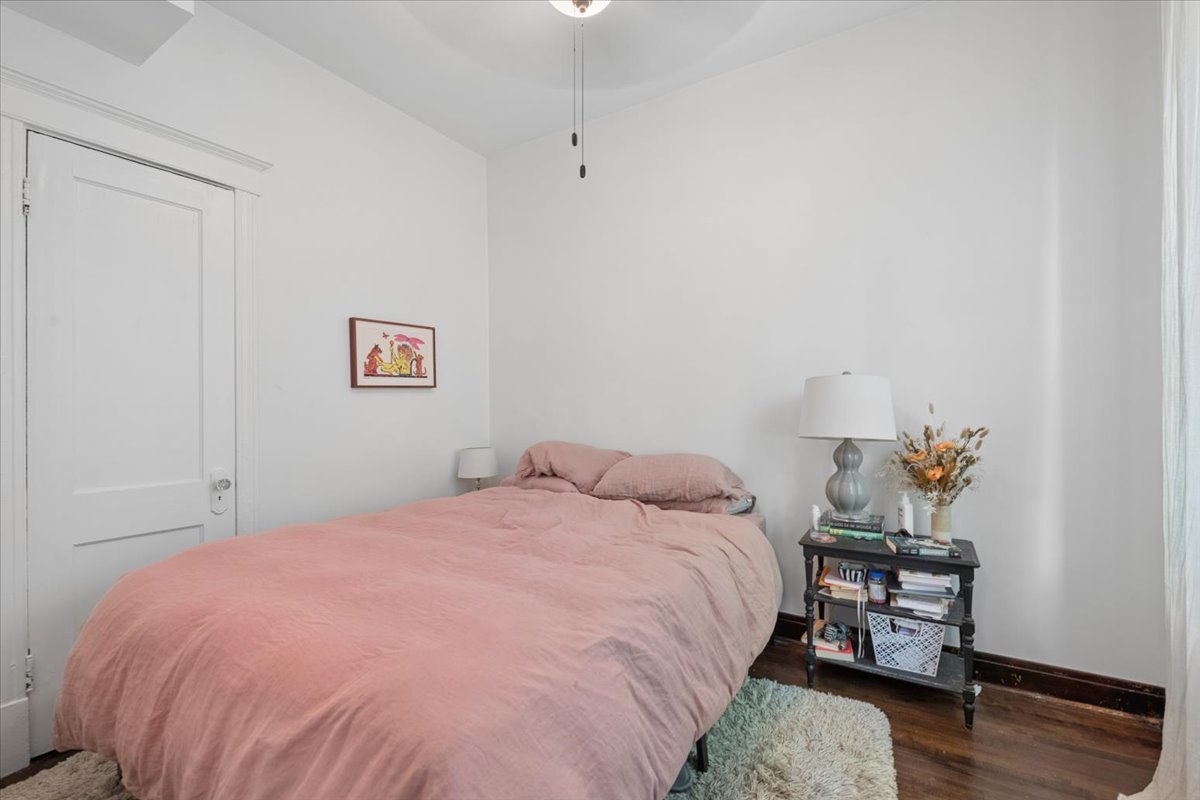 852 N Hoyne Avenue Property Photo 29