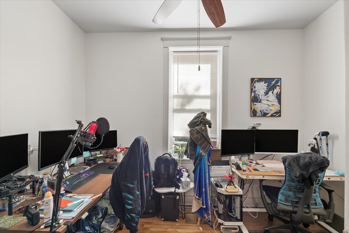 852 N Hoyne Avenue Property Photo 33
