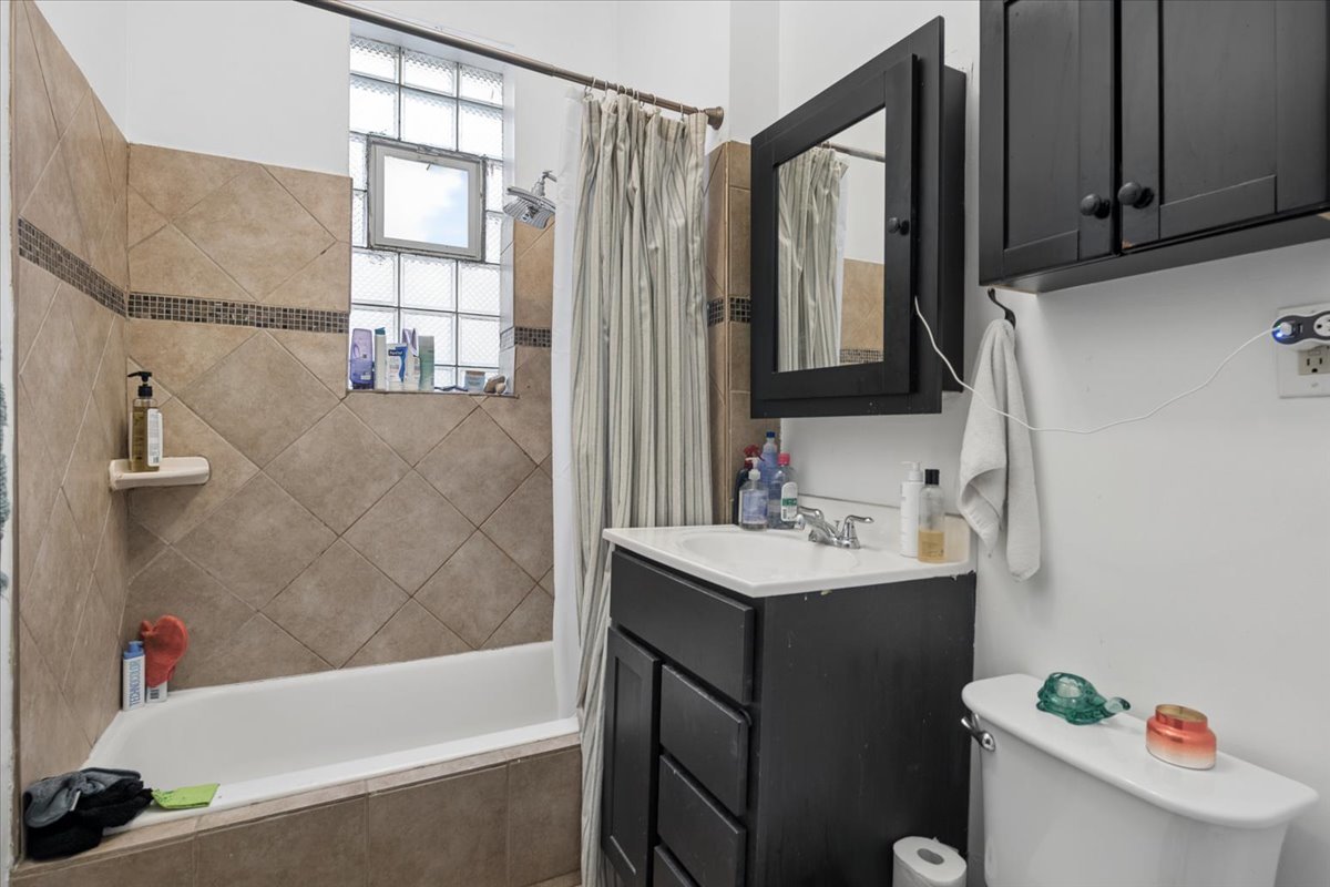 852 N Hoyne Avenue Property Photo 34