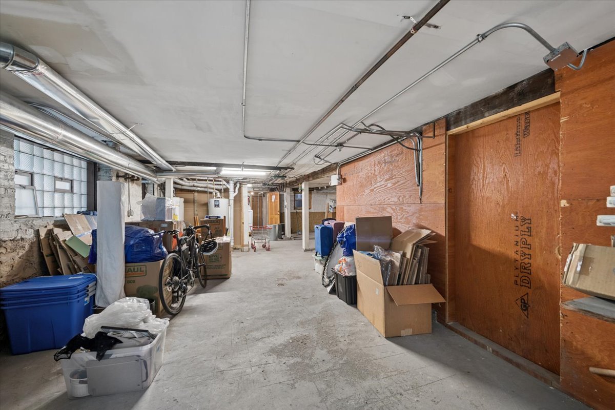 852 N Hoyne Avenue Property Photo 36