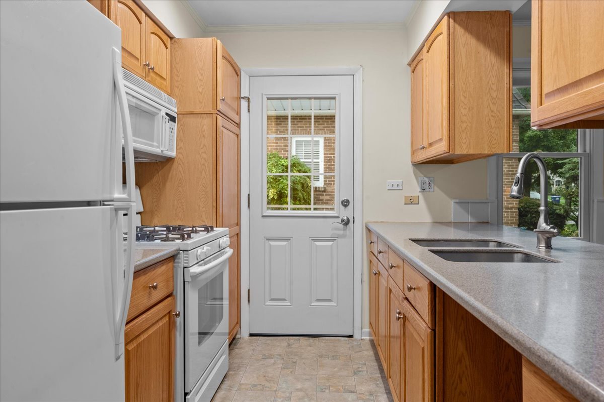 1122 Osterman Avenue Property Photo 5