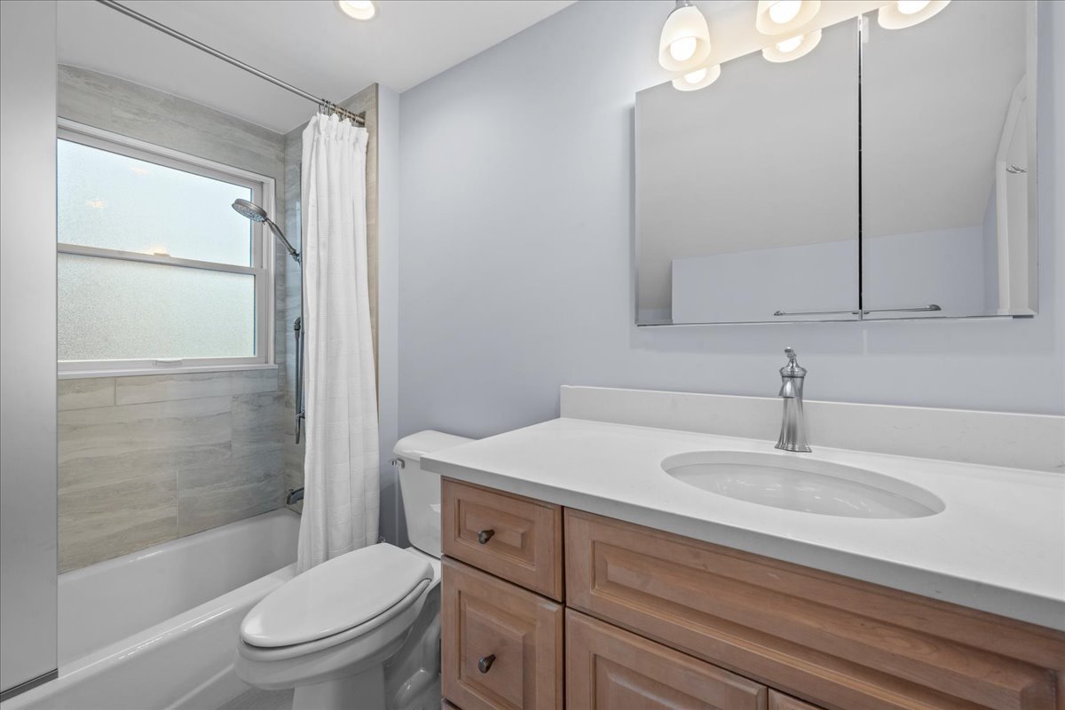 1122 Osterman Avenue Property Photo 13