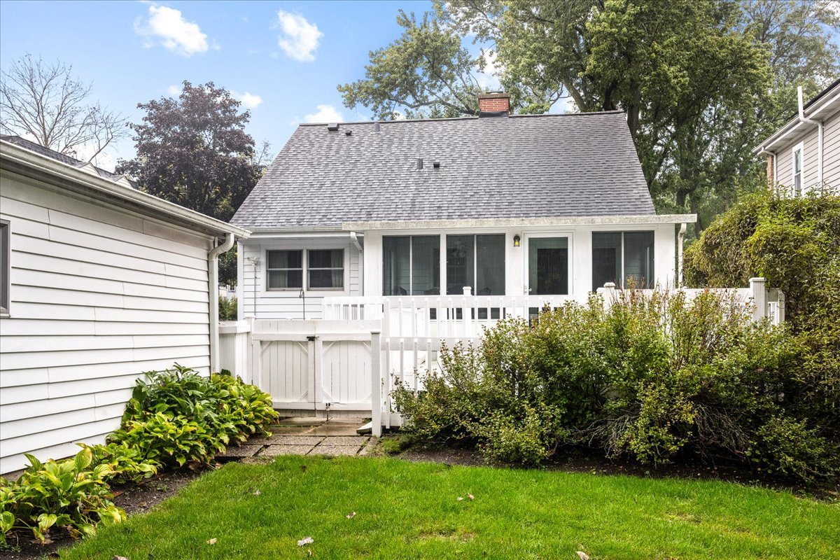 1122 Osterman Avenue Property Photo 17