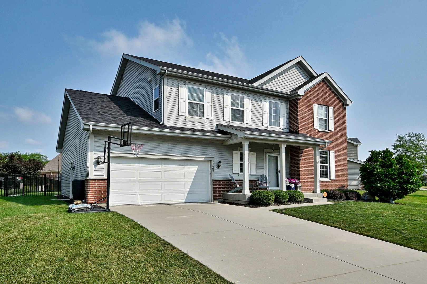 1128 Kingsmill Drive Property Photo 2