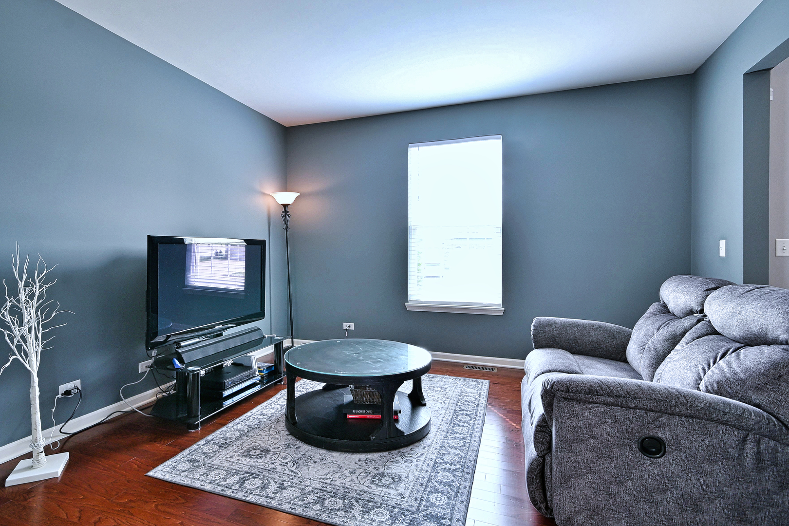 1128 Kingsmill Drive Property Photo 8