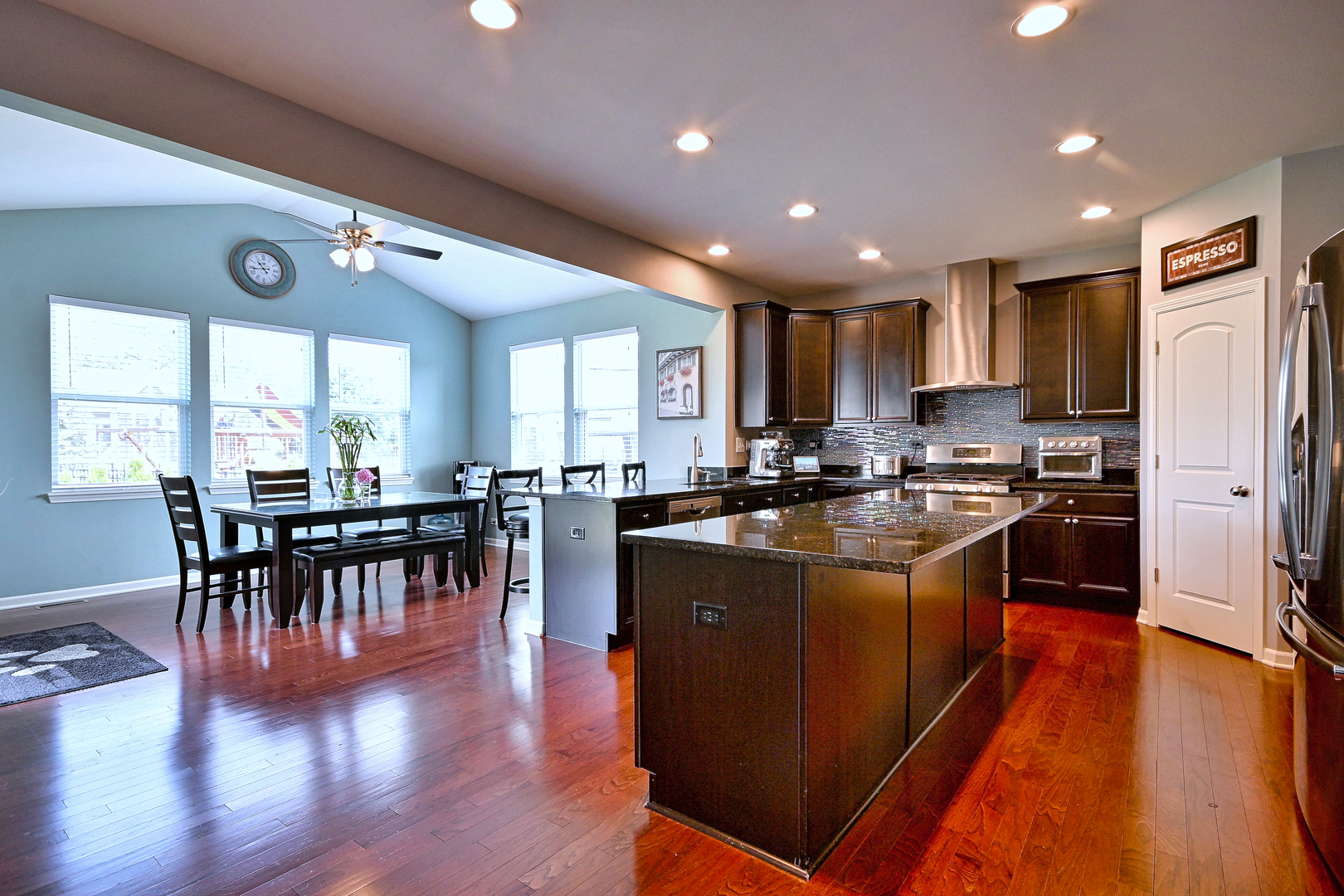 1128 Kingsmill Drive Property Photo 10