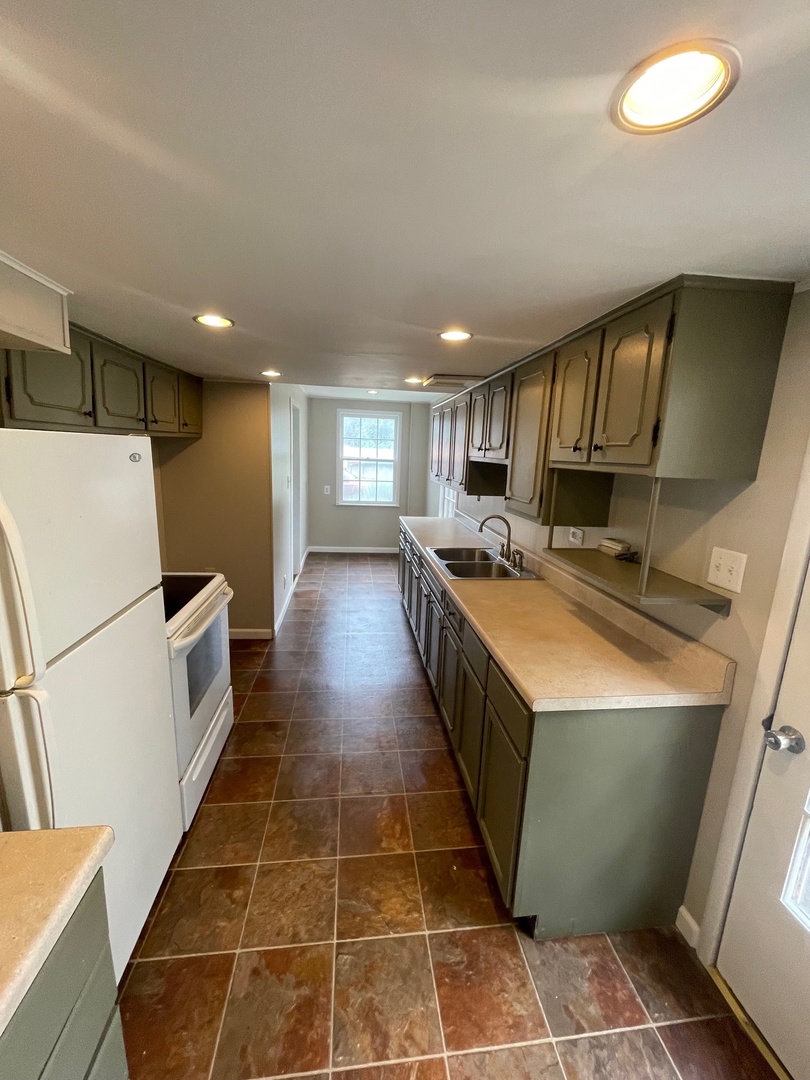 304 S Adams Street Property Photo 10