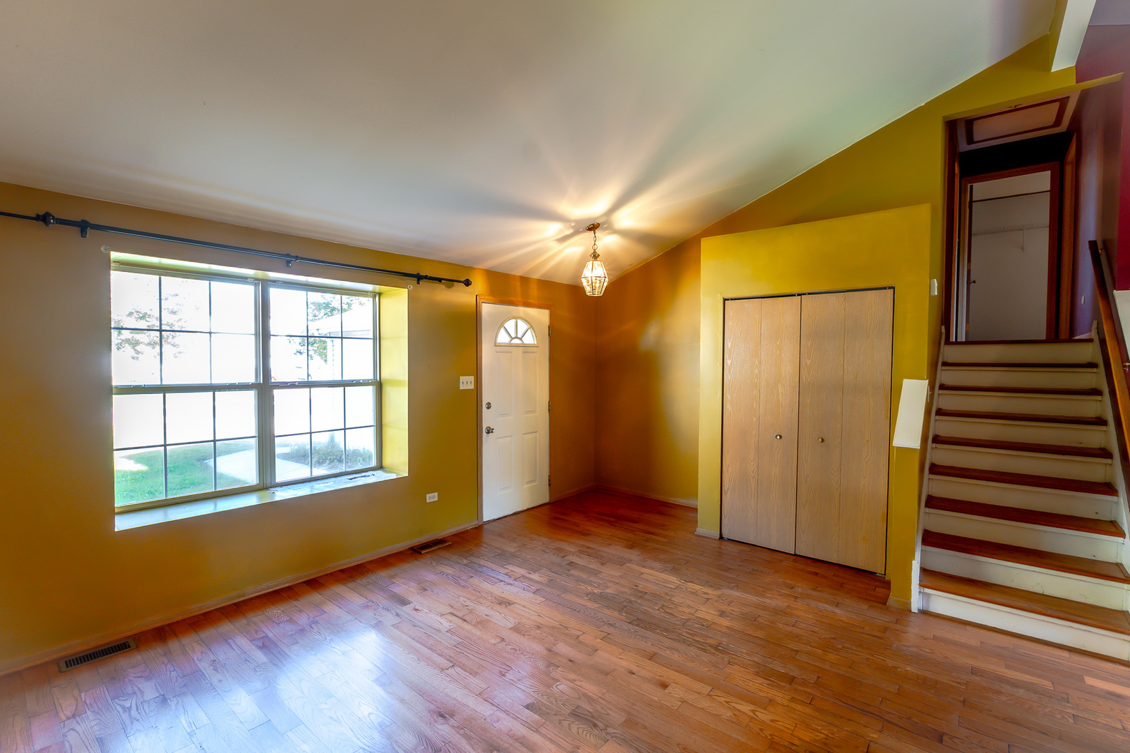 5210 Pine Trails Circle Property Photo 5