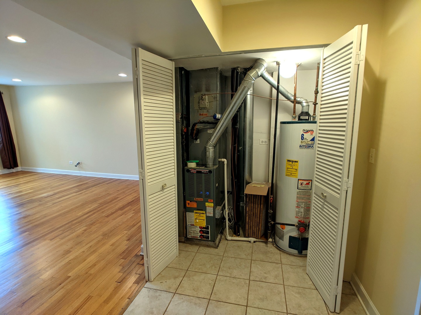 5953 N Kenmore Avenue 405 Property Photo 5
