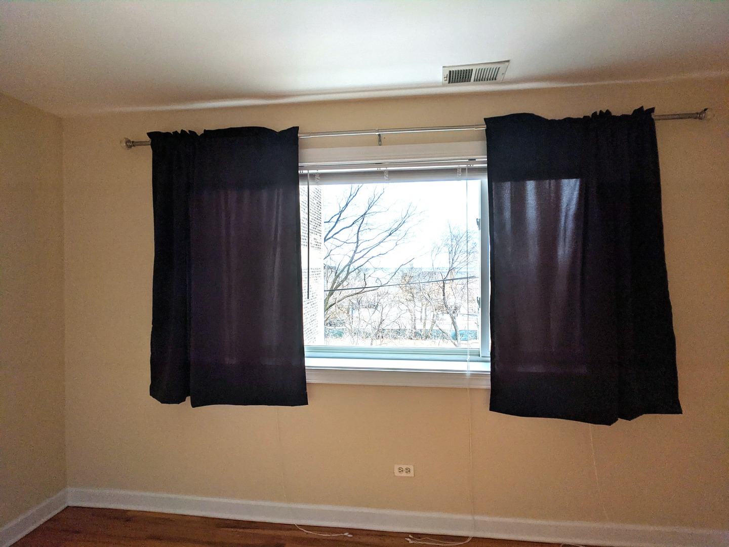 5953 N Kenmore Avenue 405 Property Photo 10