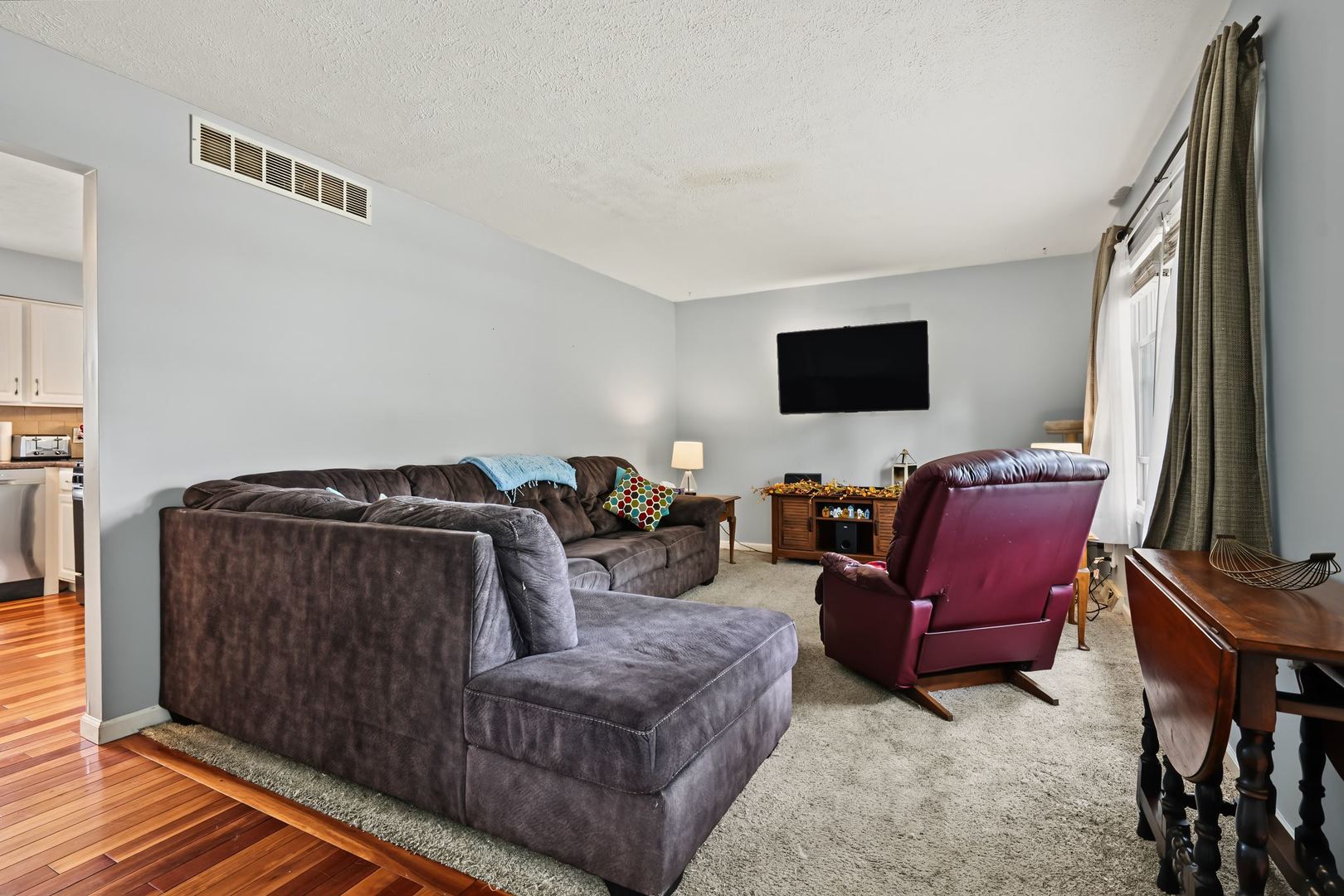 3104 Winchester Drive Property Photo 3