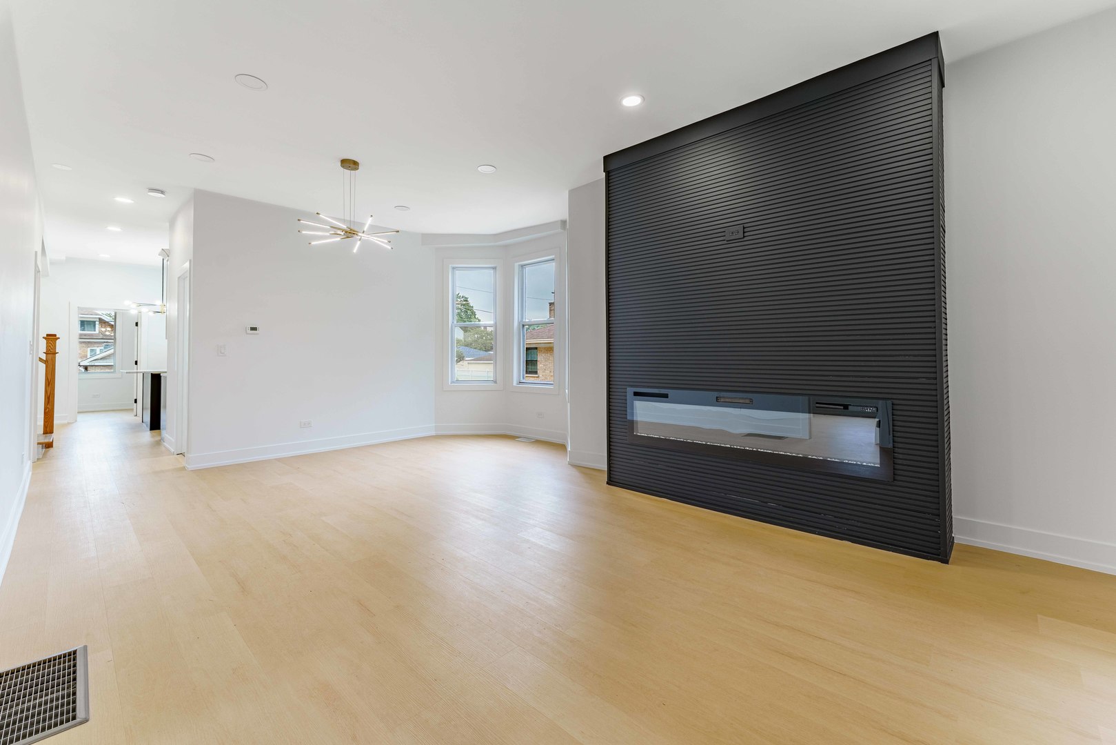 6429 28th Street Property Photo 4