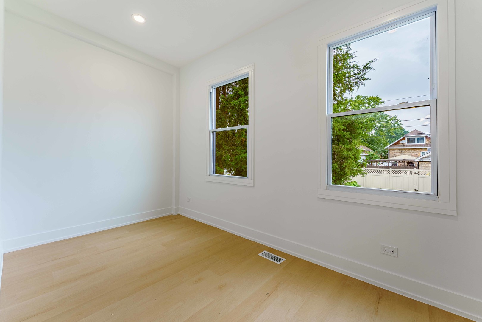 6429 28th Street Property Photo 17