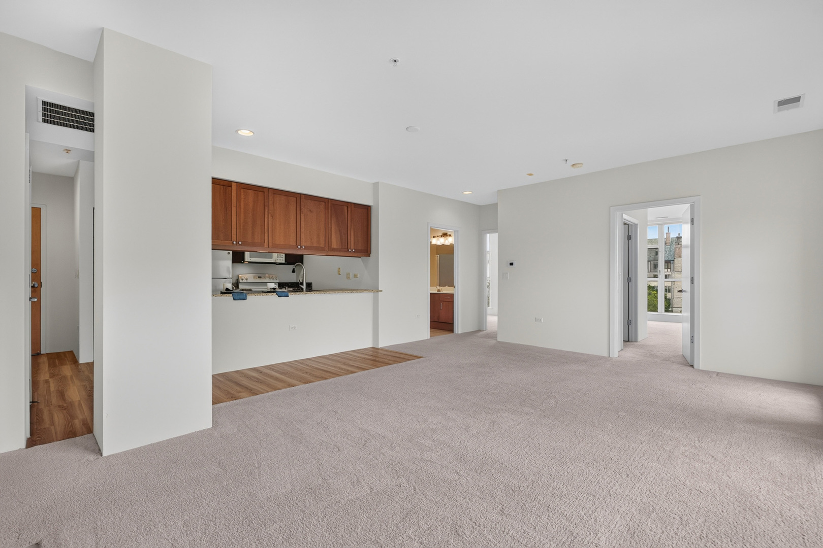 1572 Maple Avenue 406 Property Photo 14