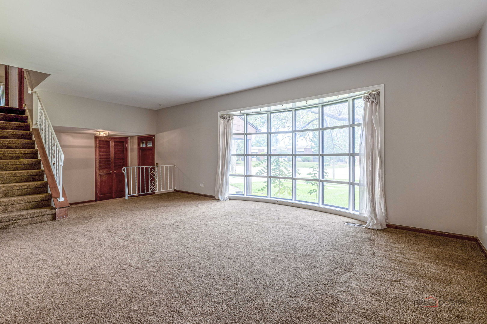 928 Rohlwing Road Property Photo 8