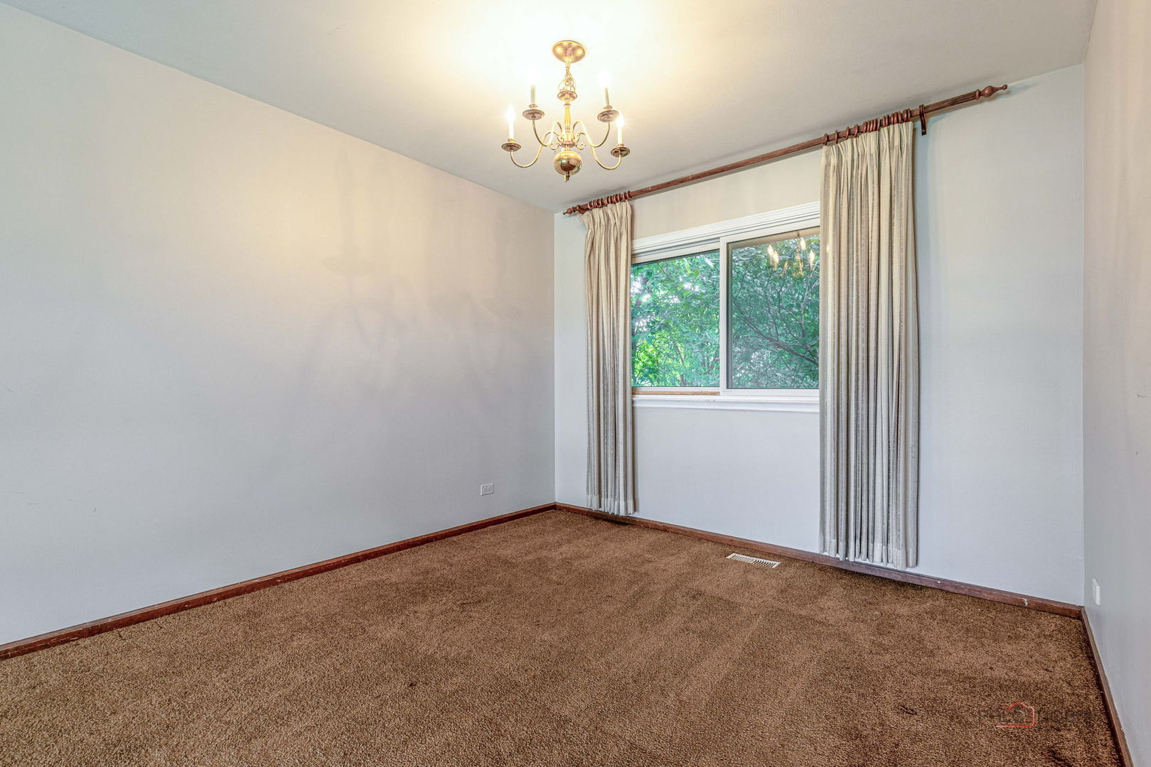 928 Rohlwing Road Property Photo 10