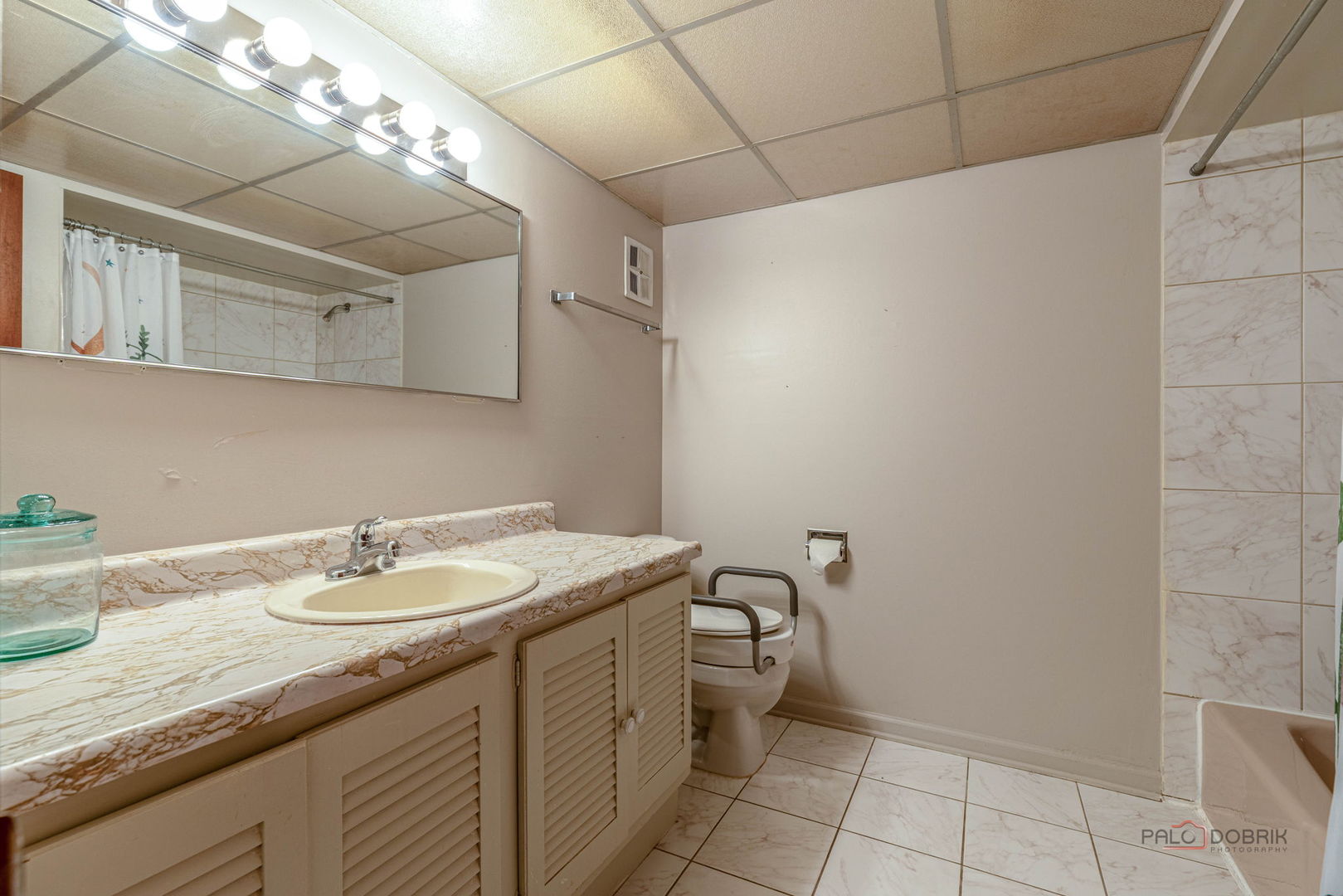 928 Rohlwing Road Property Photo 19