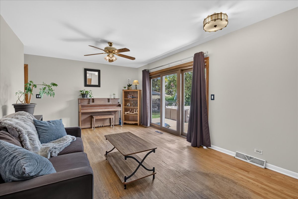 913 S Lancaster Street Property Photo 17
