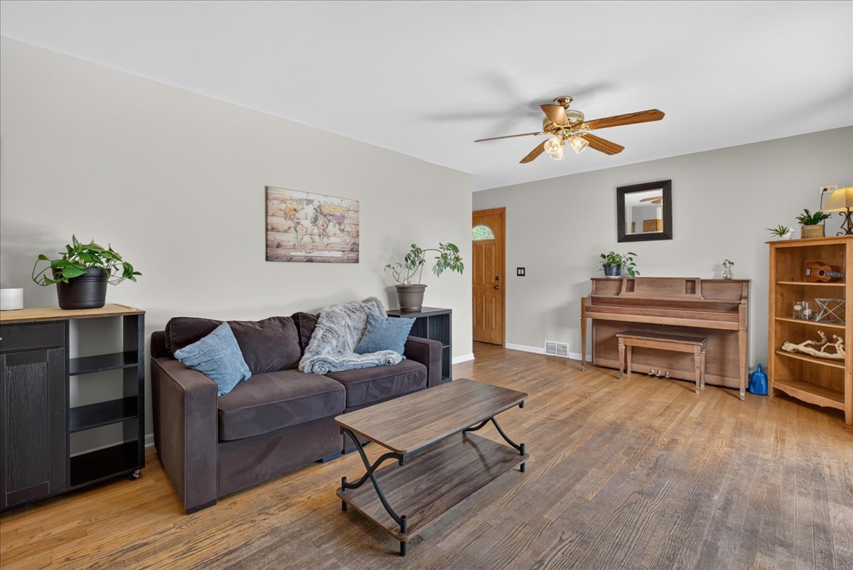 913 S Lancaster Street Property Photo 18