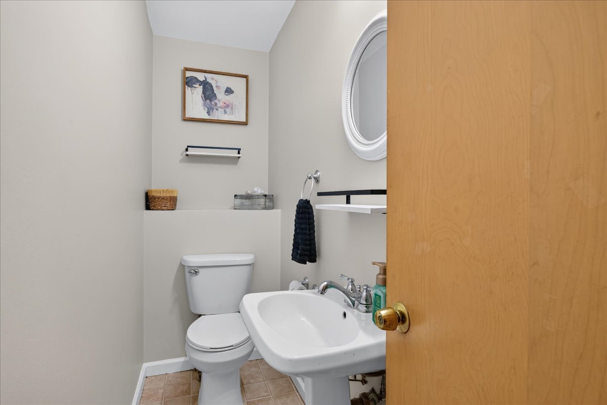 913 S Lancaster Street Property Photo 21
