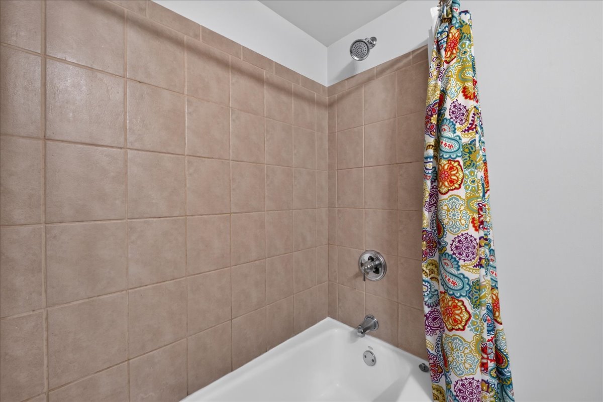 913 S Lancaster Street Property Photo 28