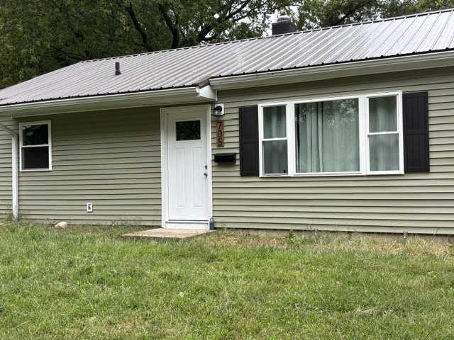 705 Illinois Drive Property Photo 1