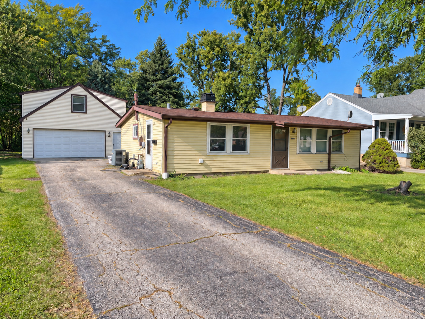 2086 Nimitz Drive Property Photo 3