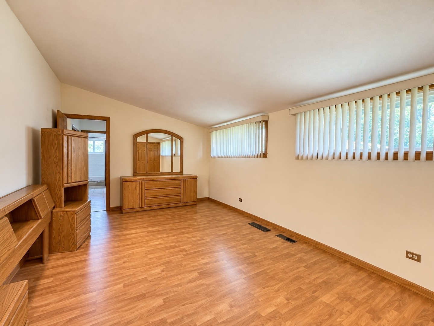 2086 Nimitz Drive Property Photo 8
