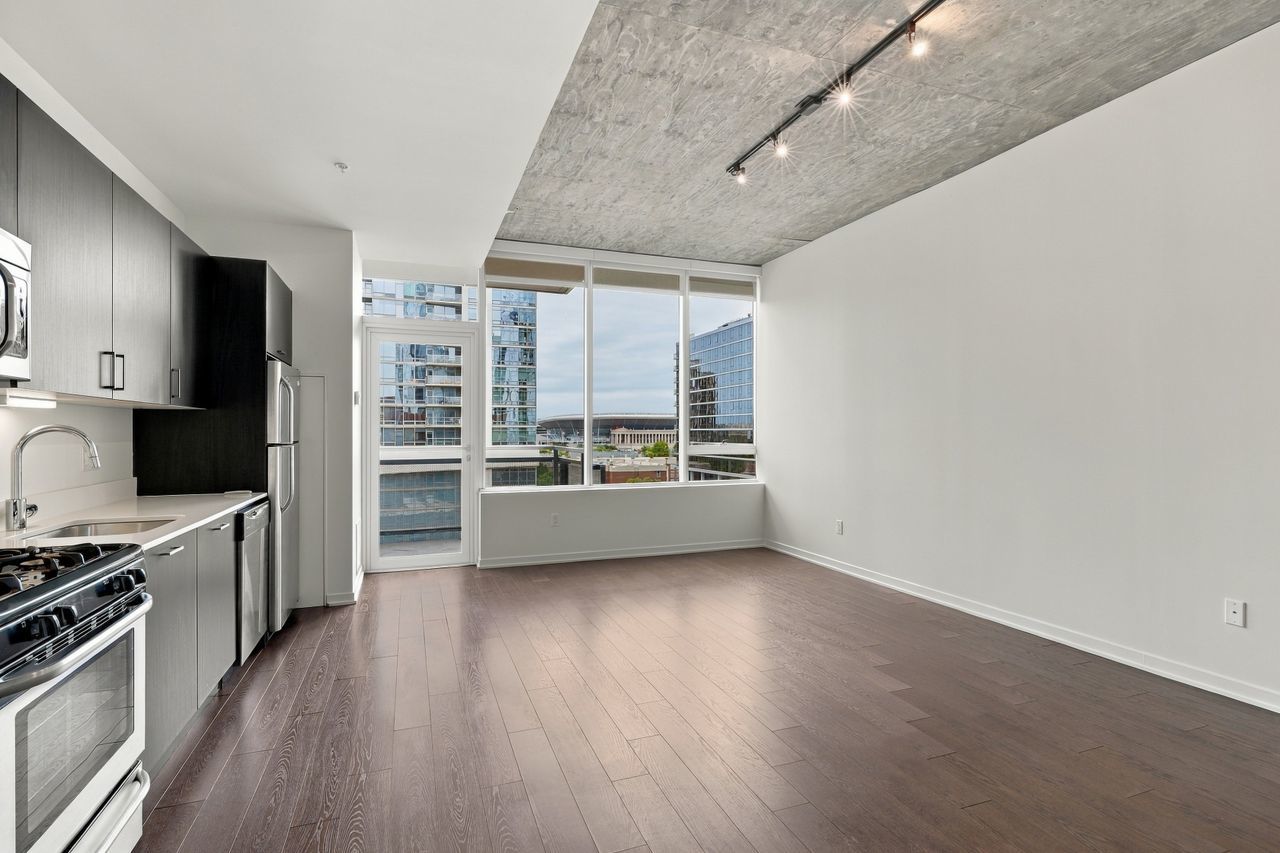 1345 S Wabash Avenue 812 Property Photo 4