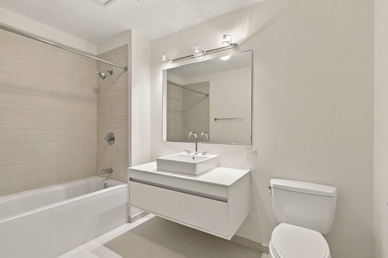 1345 S Wabash Avenue 812 Property Photo 9