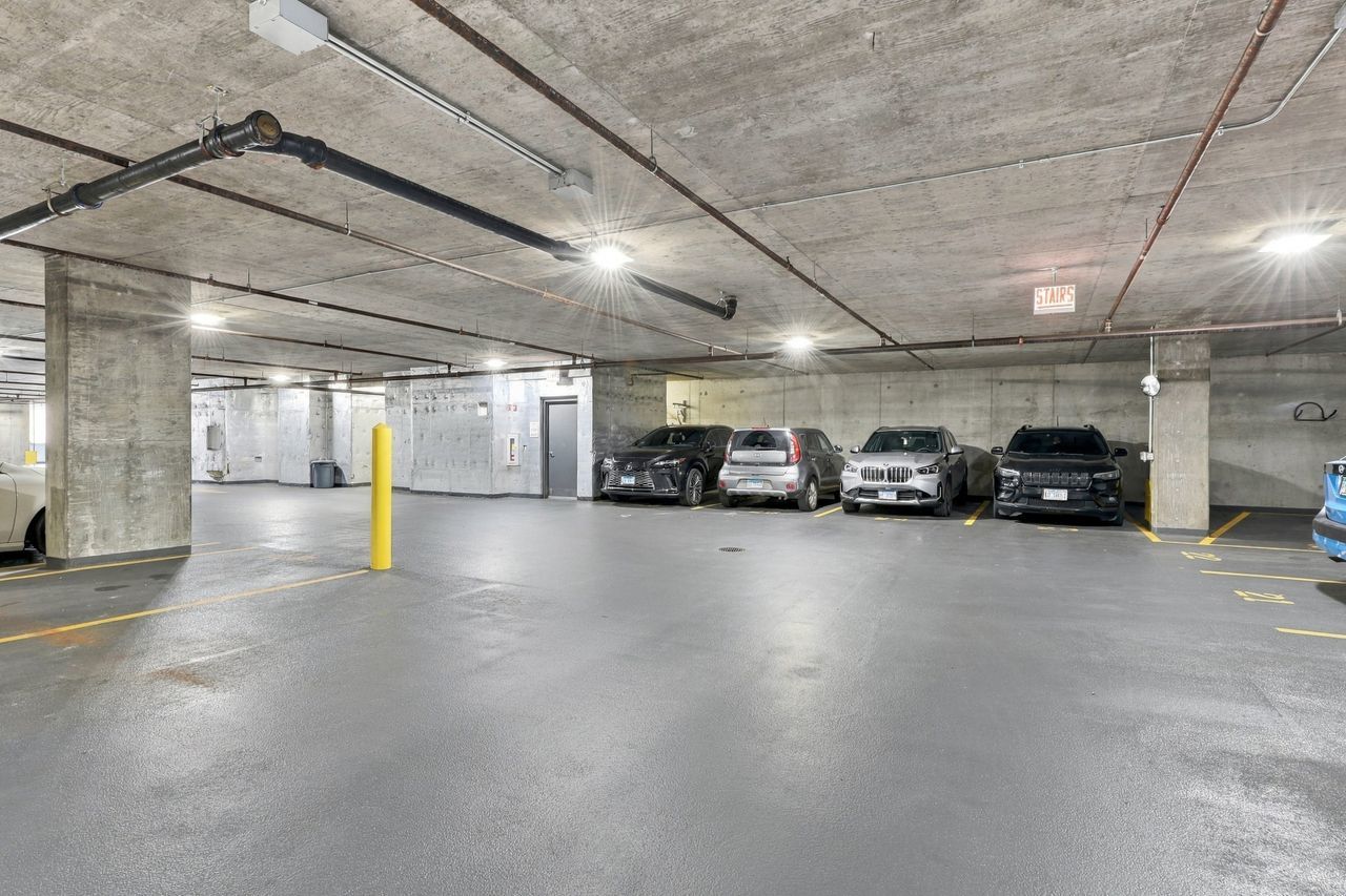 1345 S Wabash Avenue 812 Property Photo 16