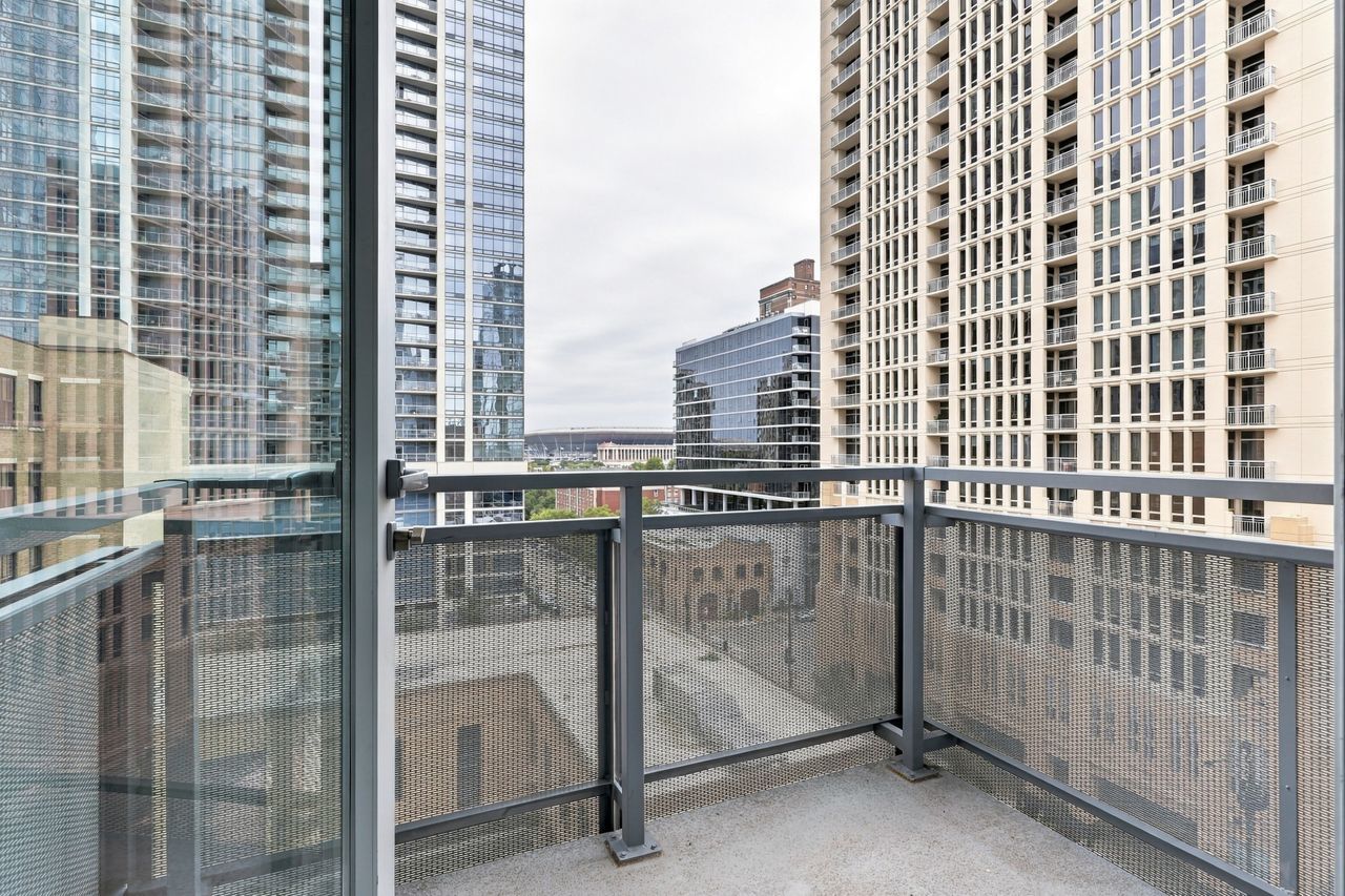1345 S Wabash Avenue 812 Property Photo 17