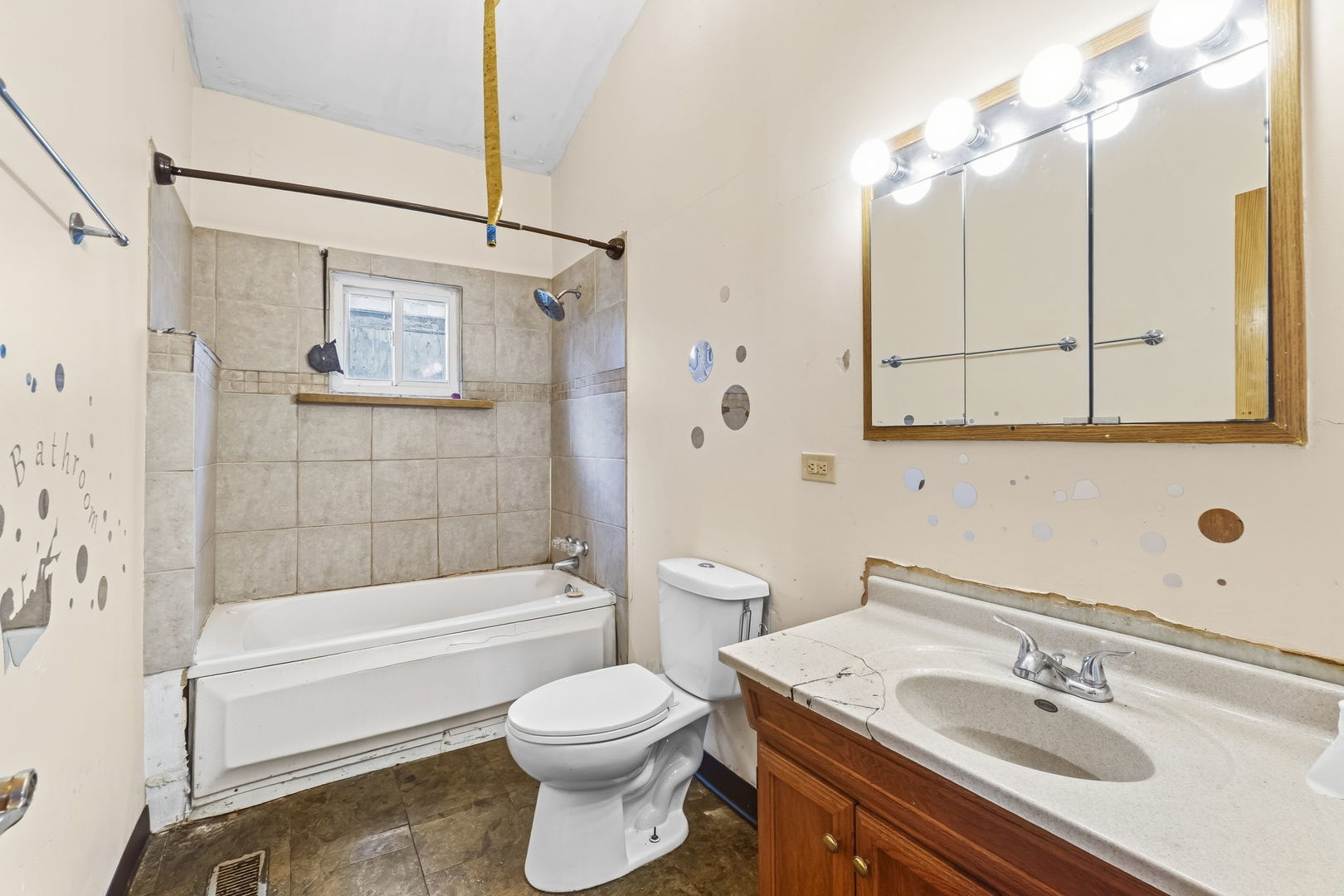 1008 W 115th Street Property Photo 10