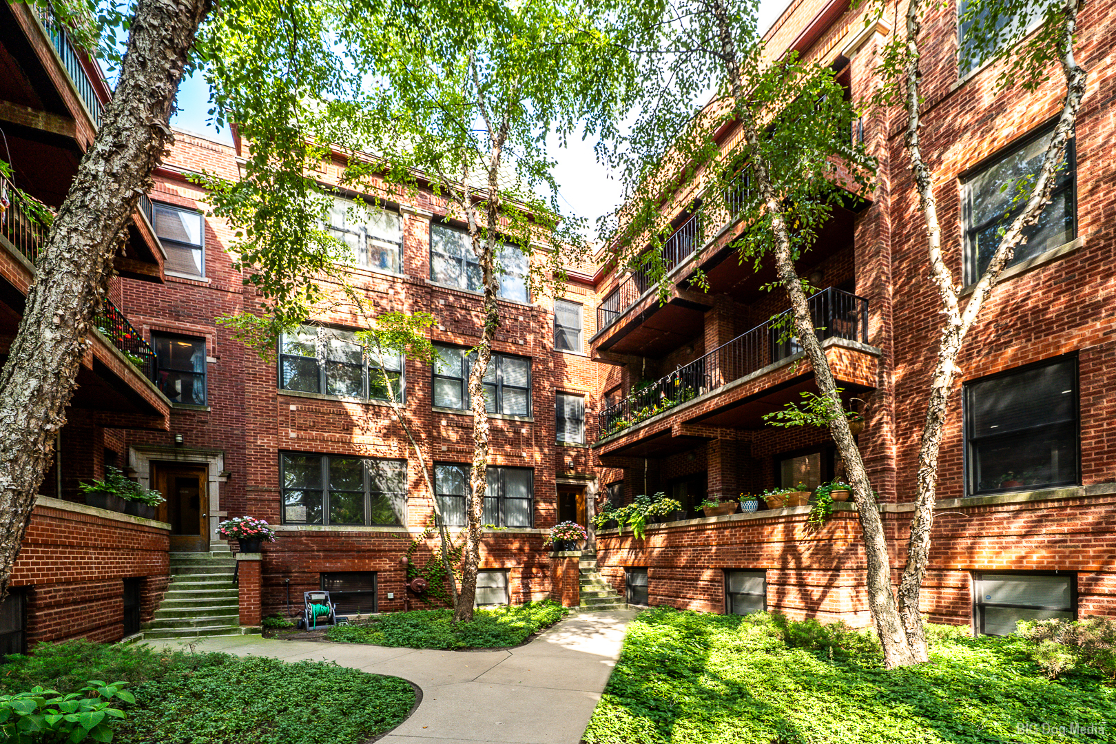 6618 N Ashland Avenue 3 Property Photo 1