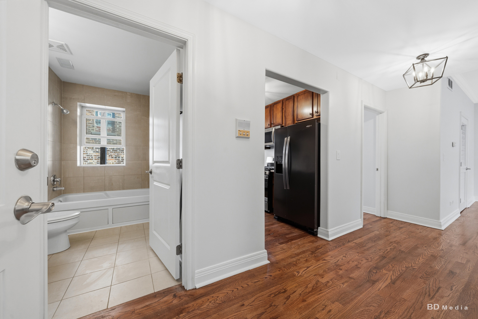 6618 N Ashland Avenue 3 Property Photo 4