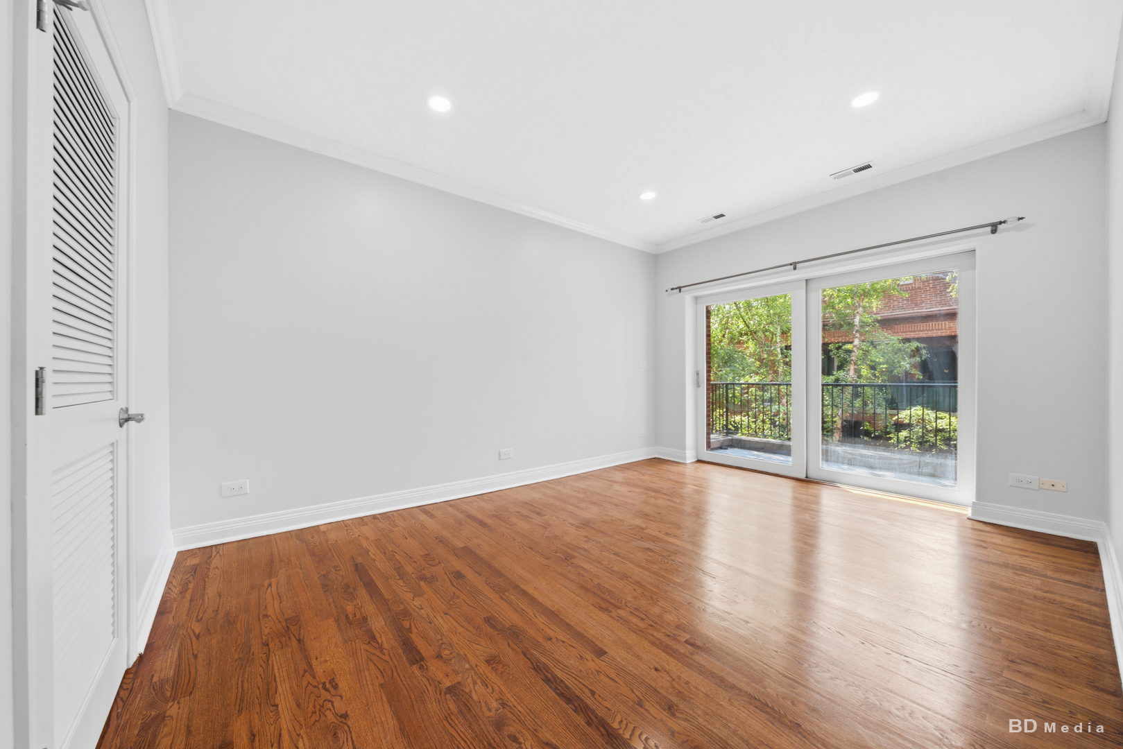 6618 N Ashland Avenue 3 Property Photo 6
