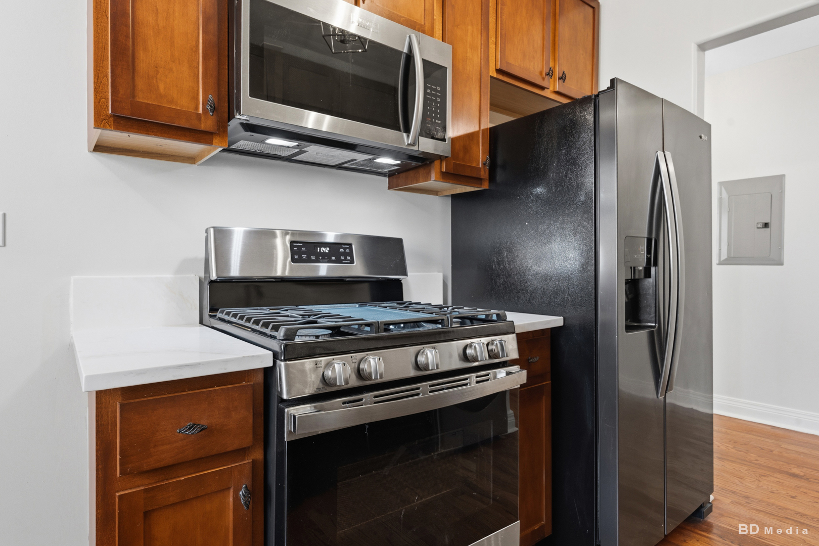 6618 N Ashland Avenue 3 Property Photo 8