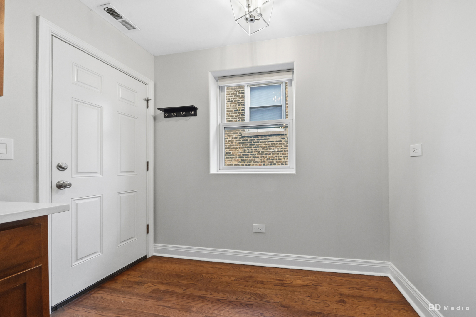 6618 N Ashland Avenue 3 Property Photo 10