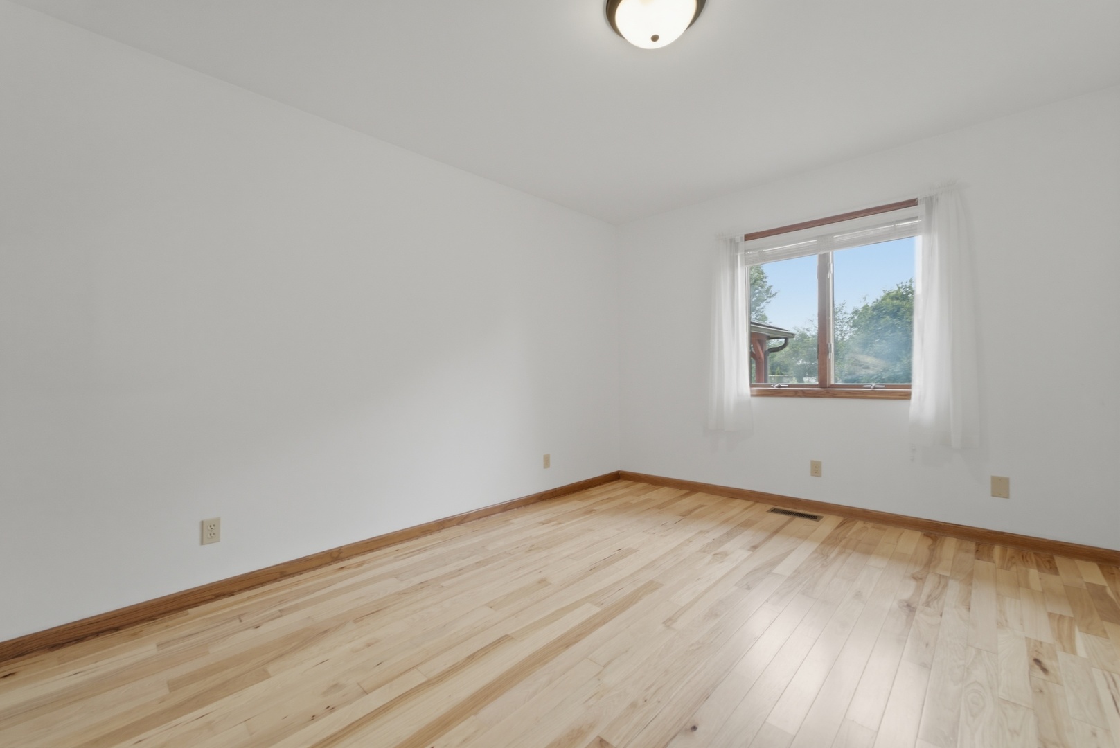 5794 E 107th Place Property Photo 18