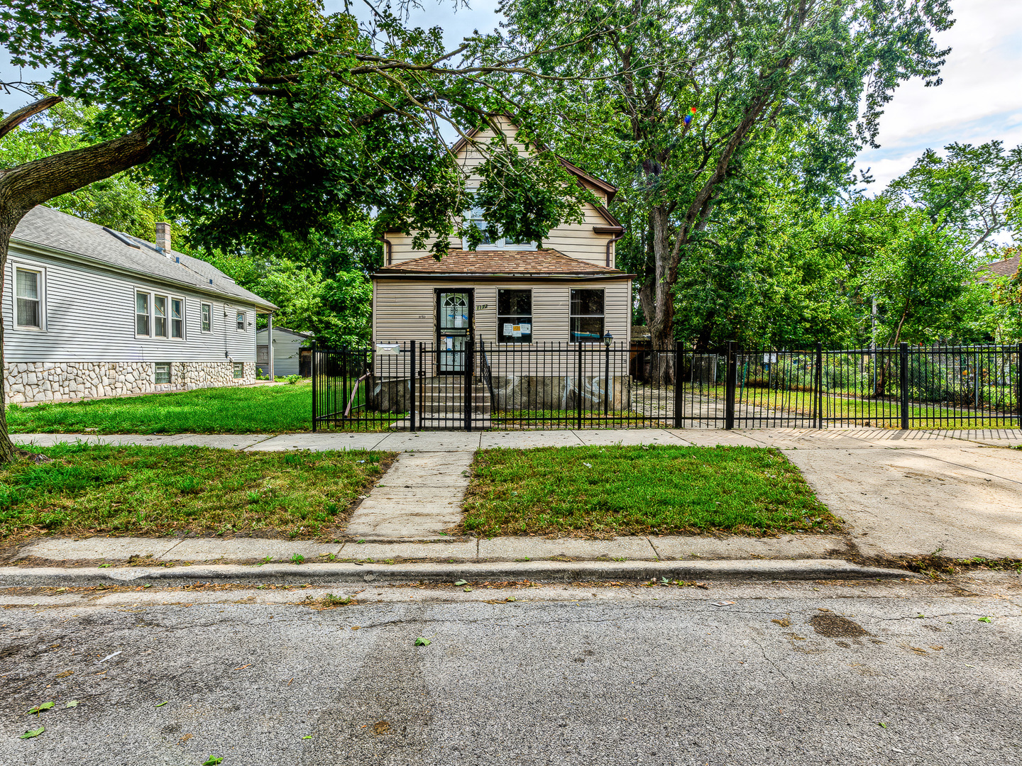 11723 S Stewart Avenue Property Photo 3
