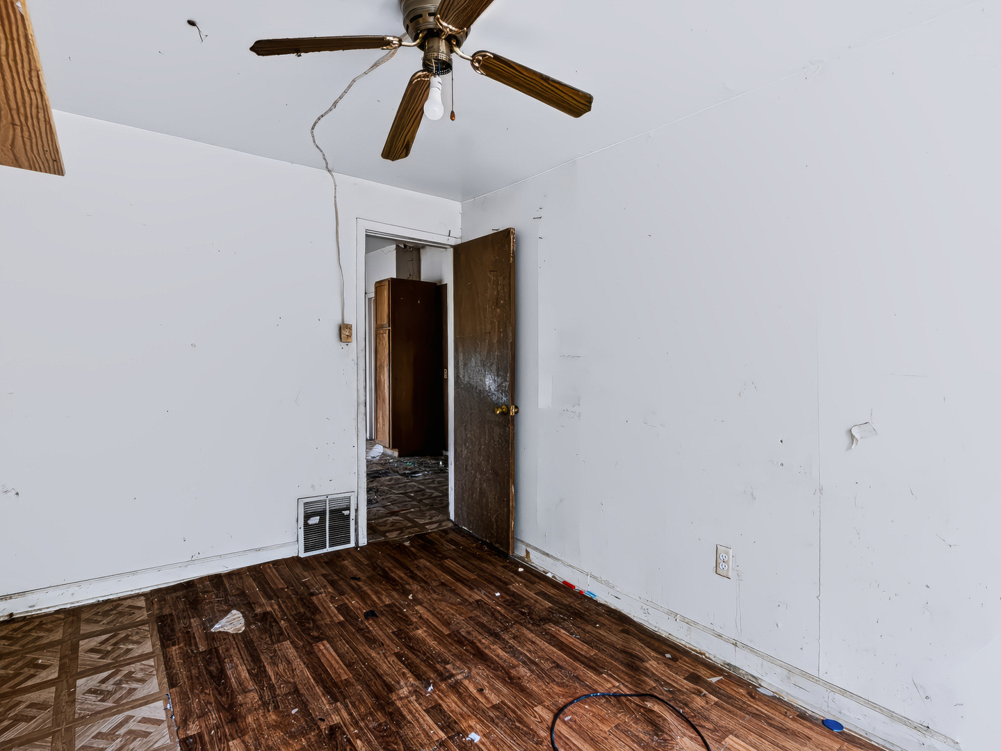 11723 S Stewart Avenue Property Photo 12