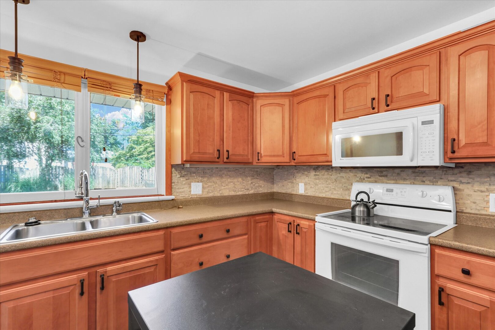 1606 Normandy Drive Property Photo 13