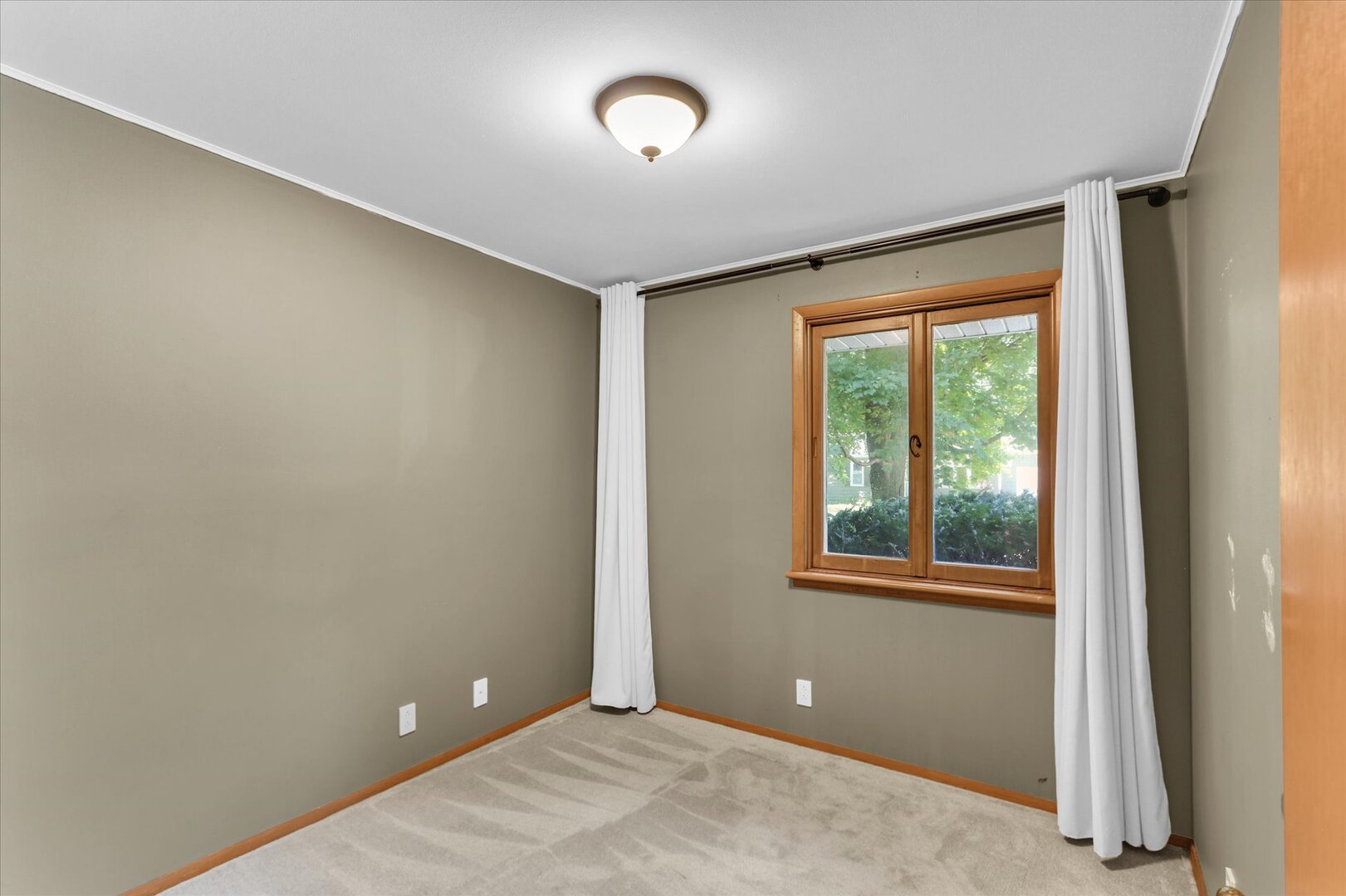 1606 Normandy Drive Property Photo 14