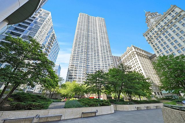 405 N Wabash Avenue 502 Property Photo 1