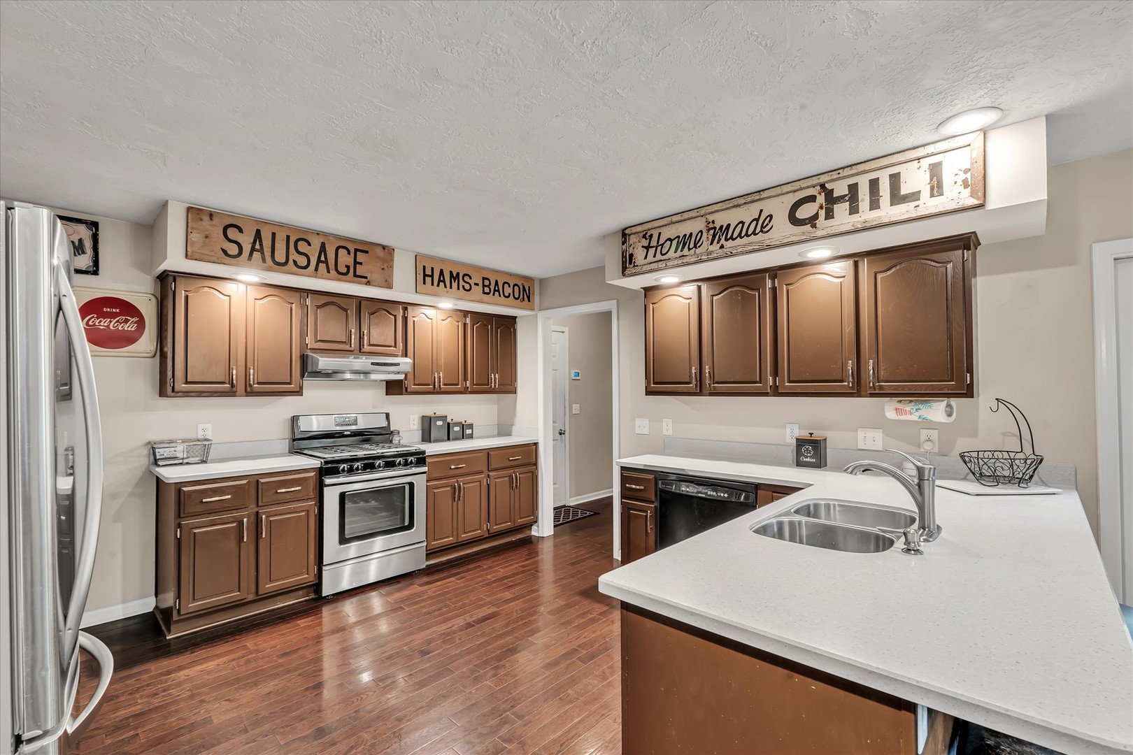 611 E 6th Street Property Photo 19